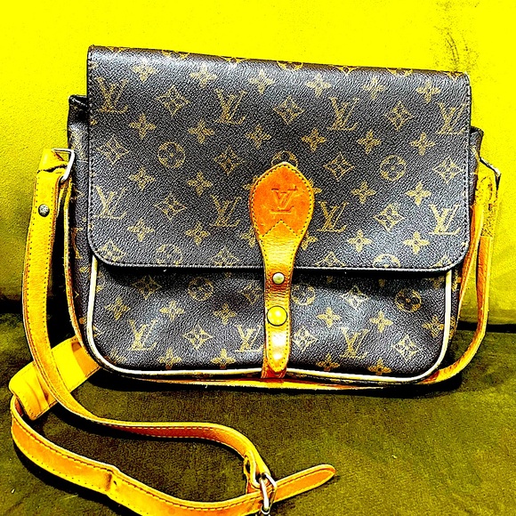 Authentic LOUIS VUITTON shoulder bag - Picture 1 of 16